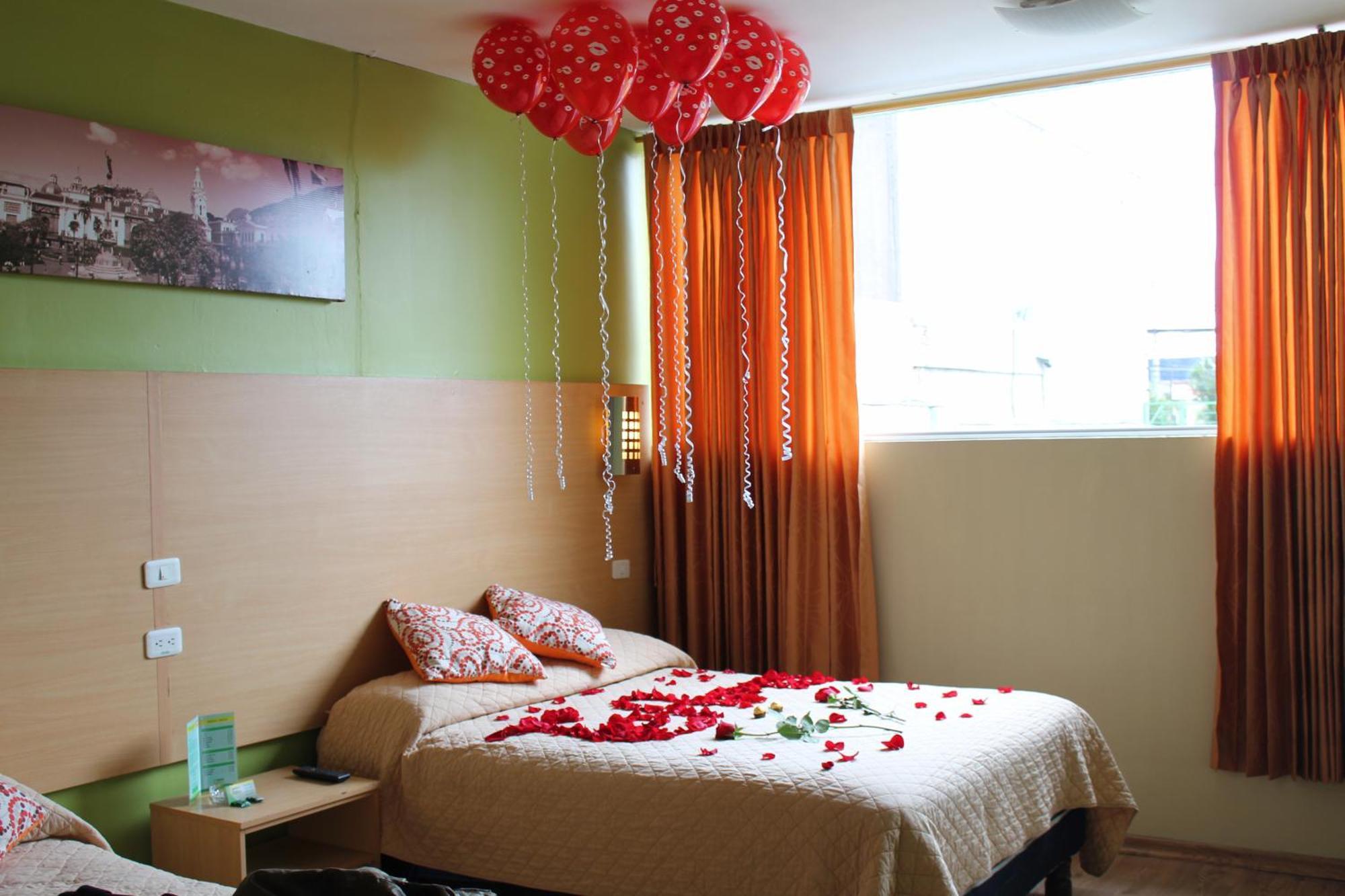 Hostal Terra 3 - Base Aerea กีโต ภายนอก รูปภาพ