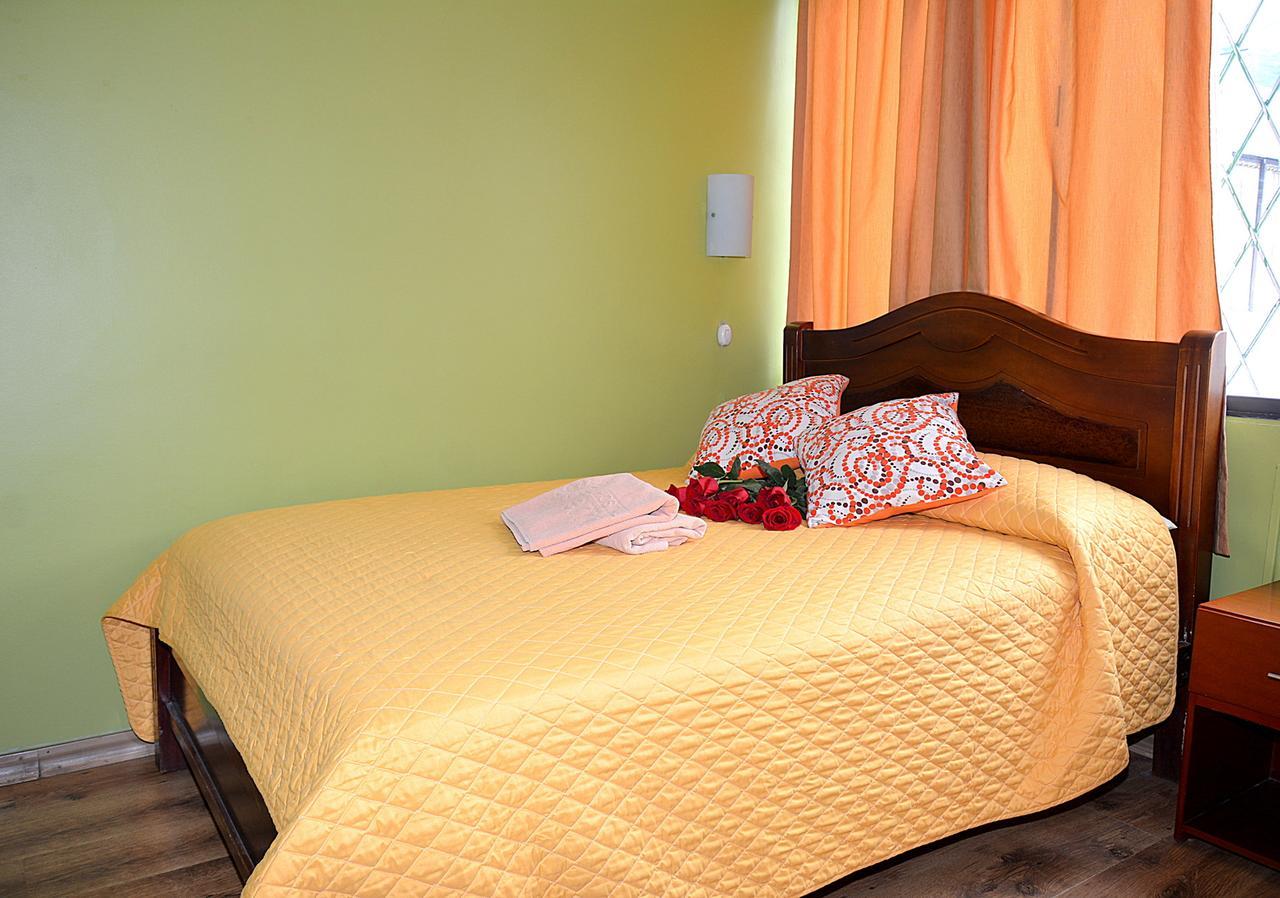 Hostal Terra 3 - Base Aerea กีโต ภายนอก รูปภาพ