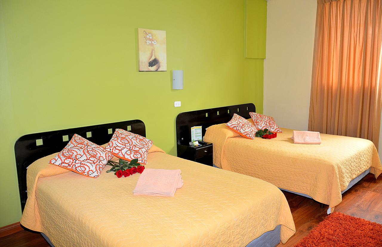 Hostal Terra 3 - Base Aerea กีโต ภายนอก รูปภาพ